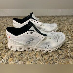 Mens on cloud (9.5)
